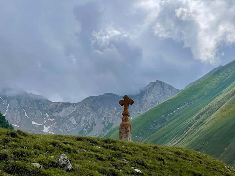 Kazbegi Region: Day Hikes - Key Points