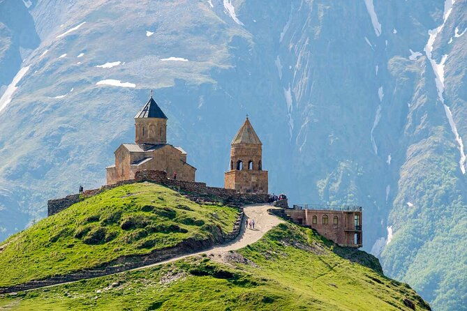 kazbegi-stepantsminda-and-gudauri-private-tour