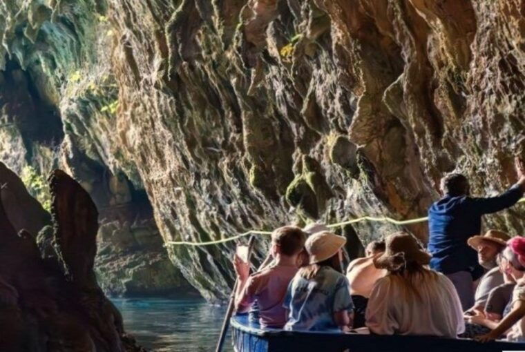 kefalonia-half-day-lake-melissani-and-drogarati-cave-tour