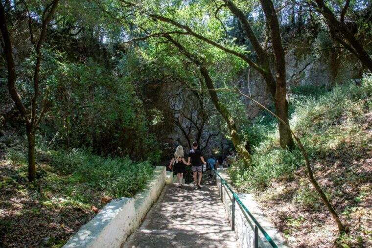 kefalonia-half-day-lake-melissani-and-drogarati-cave-tour