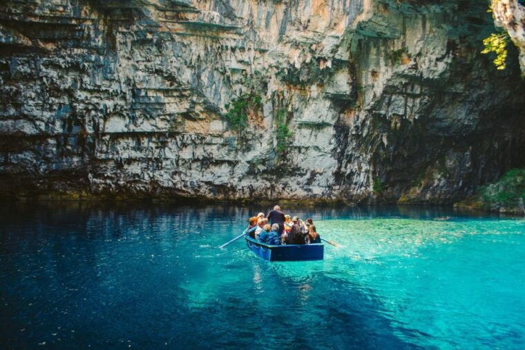kefalonia-highlights-robola-winery-melissani-fiscardo