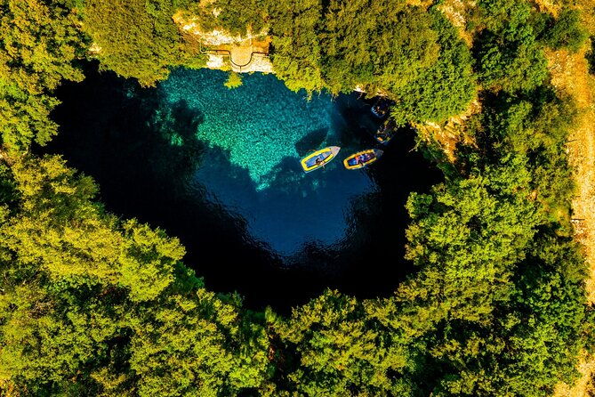 kefalonia-highlights-robola-winery-melissani-lake-fiscardo