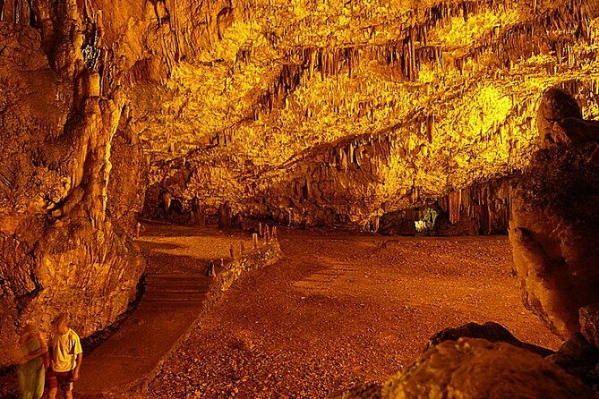kefalonia-highlights-robola-winery-melissani-lake-fiscardo