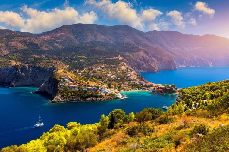 kefalonia-island-highlights-bus-and-boat-tour-with-lunch