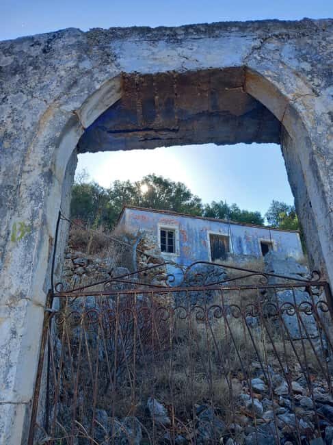 Kefalonia: Old Farsa Village Sunset Walking Tour - Practical Tips for the Tour
