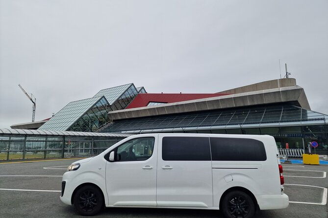 keflavik-airport-private-transfer-round-trip-2