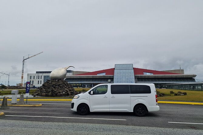 keflavik-airport-private-transfer-round-trip
