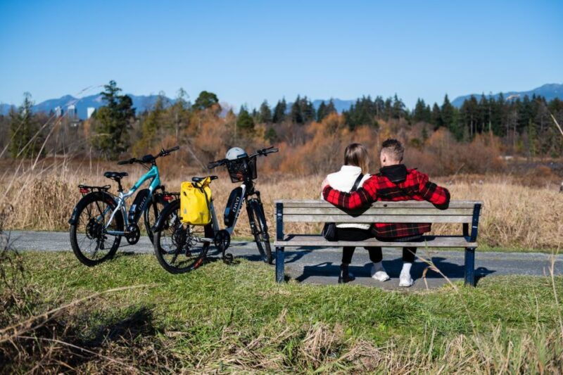 kelowna-e-bike-ride-and-axe-throwing-adventure