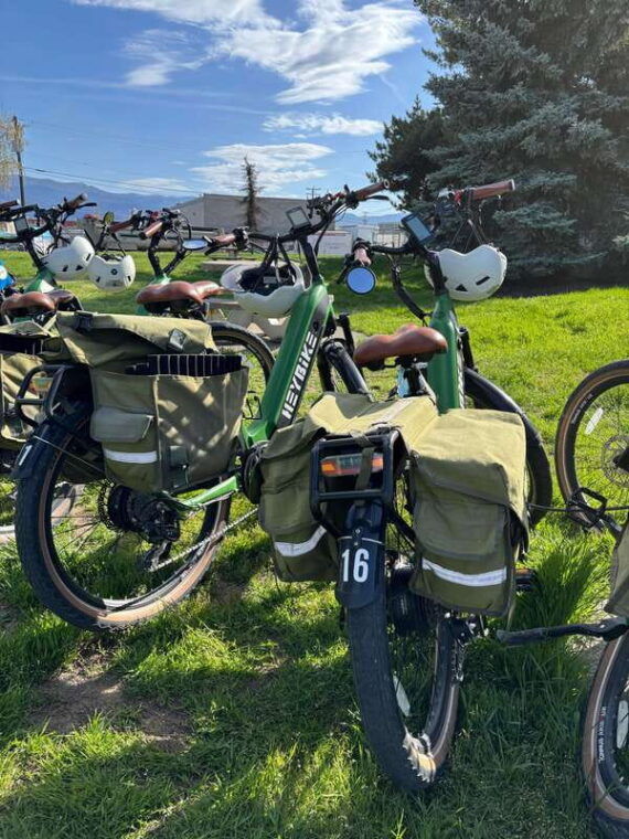 kelowna-e-bike-ride-and-axe-throwing-adventure