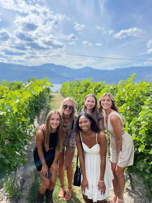 kelowna-east-kelowna-full-day-guided-wine-tour