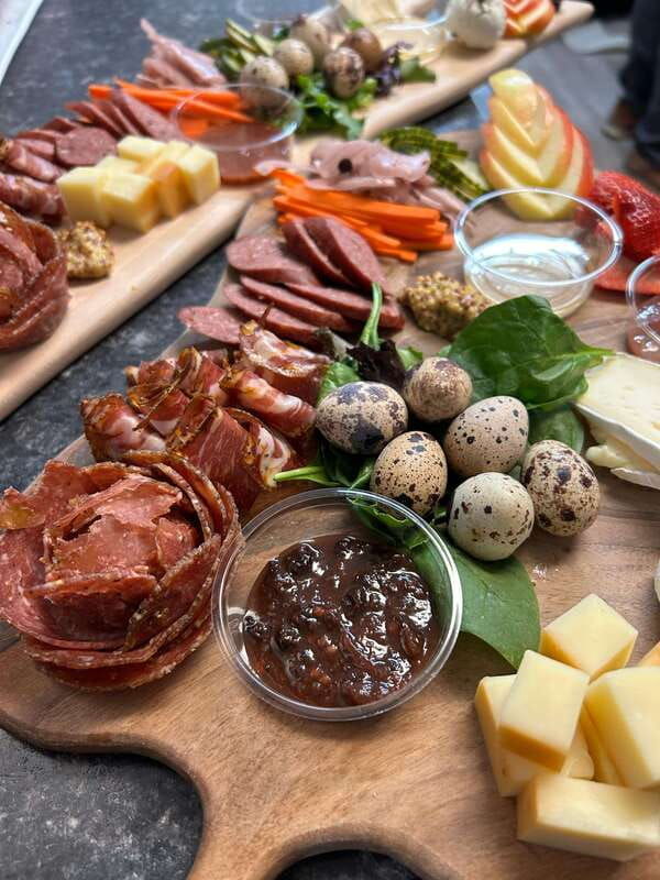 kelowna-love-local-foodie-tour-on-winery-farm-with-lunch