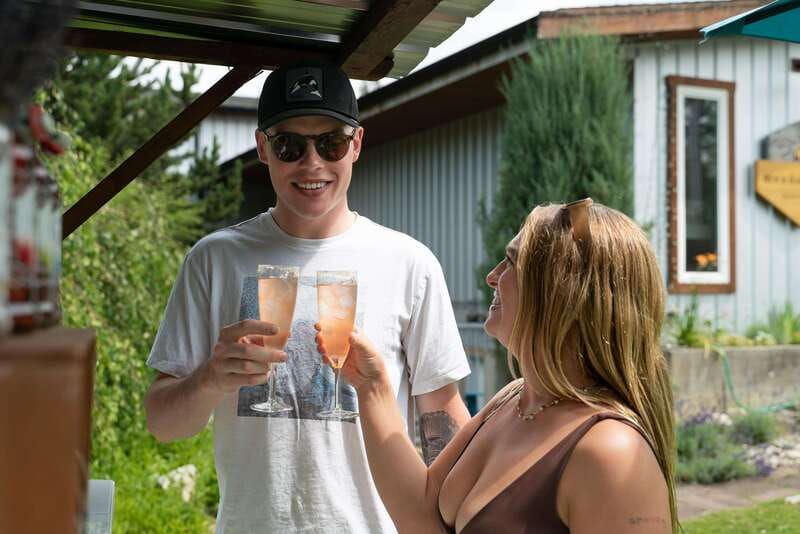 kelowna-love-local-foodie-tour-on-winery-farm-with-lunch