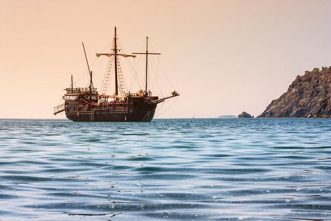 kemer-pirate-boat-trip-with-free-transfer-from-antalya-3