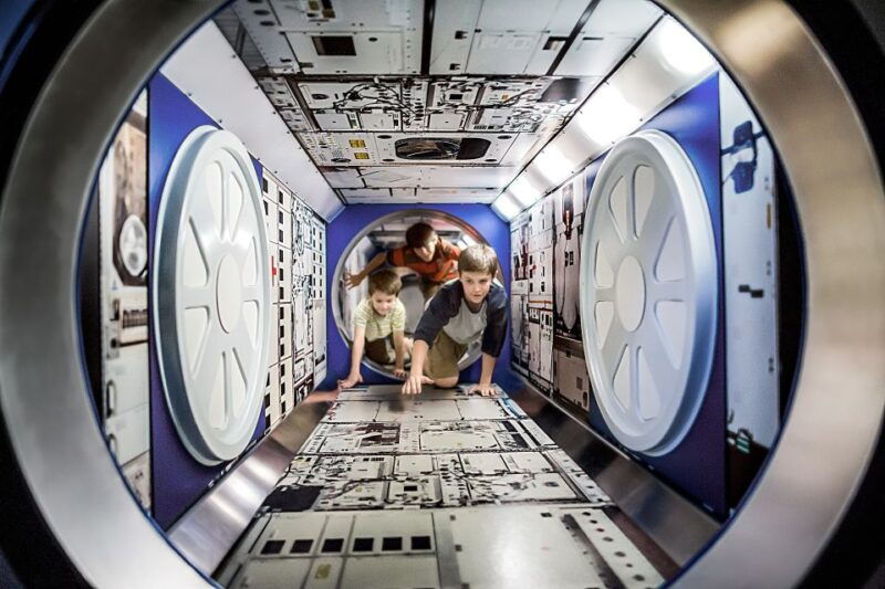 kennedy-space-center-chat-with-an-astronaut-with-admission