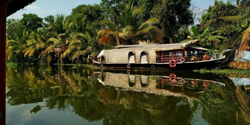 Kerala:- 03 Days Kumarakom & Alleppey Houseboat Cruise Tour - Exploring the Itinerary in Detail