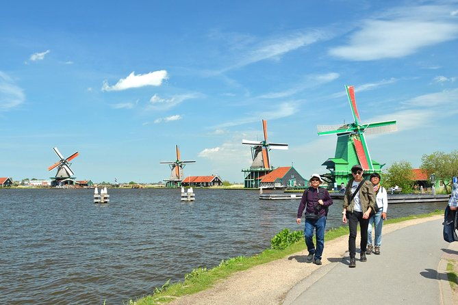 keukenhof-flower-fields-volendam-and-zaanse-schans-small-group-tour
