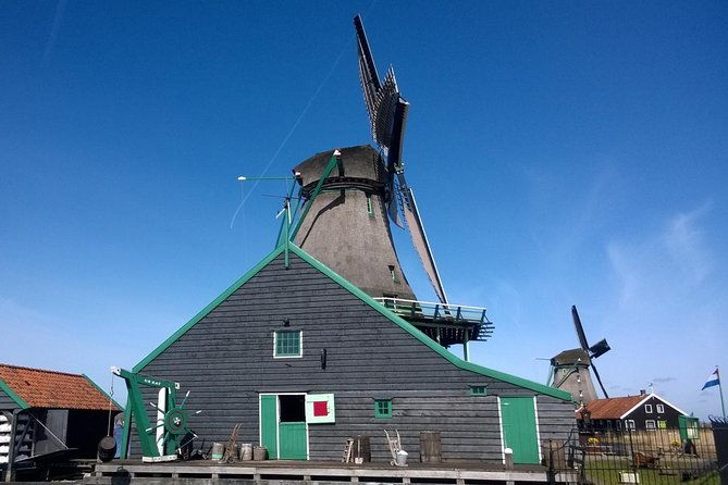 keukenhof-tulips-and-zaanse-schans-windmills-private-day-tour