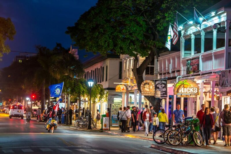 Key West: Haunted Pub Crawl Walking Tour - Key Points