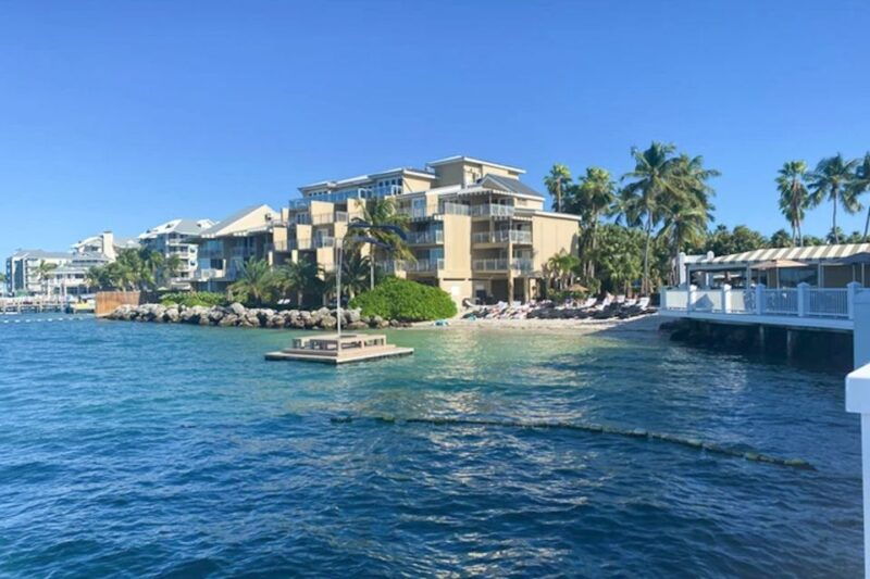 key-west-jimmy-buffet-walking-tour-with-key-lime-pie