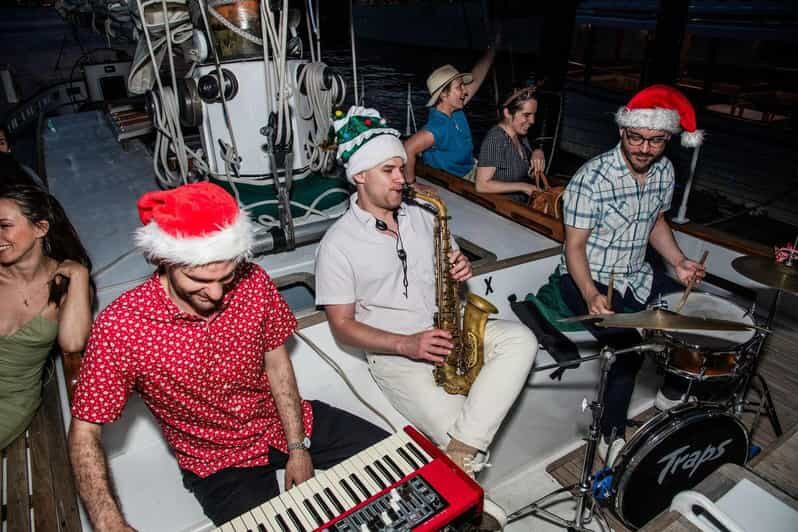 Key West: Live Christmas Holiday Music Cruise with Hot Cocoa - The Itinerary and Setting