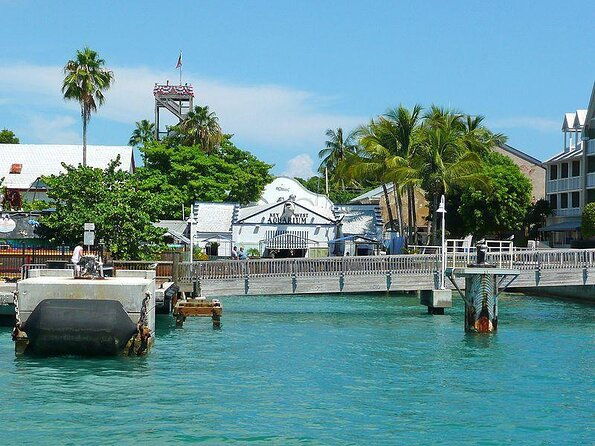 key-west-shore-excursion-hop-on-hop-off-trolley-tour-2