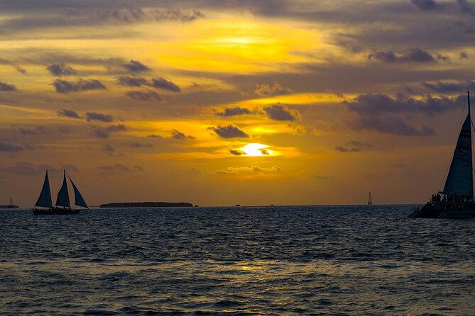 key-west-smathers-beach-activities-with-a-sunset-catamaran-open-bar
