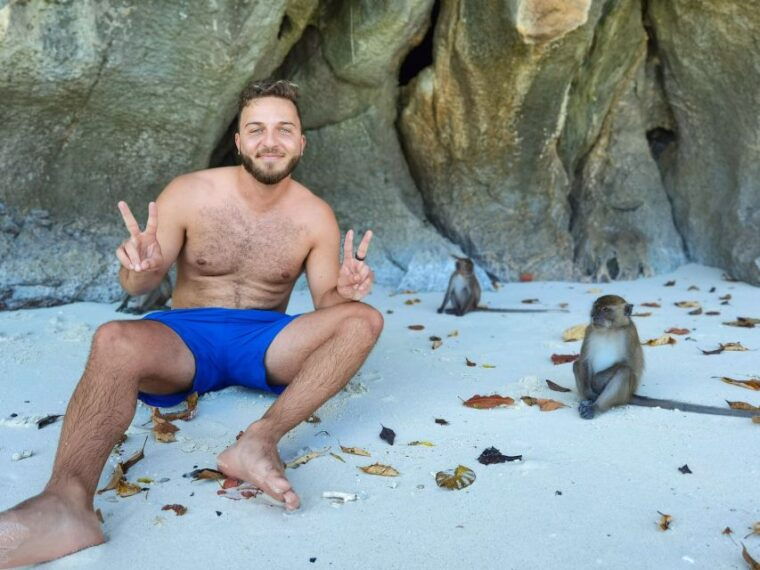 khao-lak-day-trip-to-phi-phi-with-private-longtail-tour