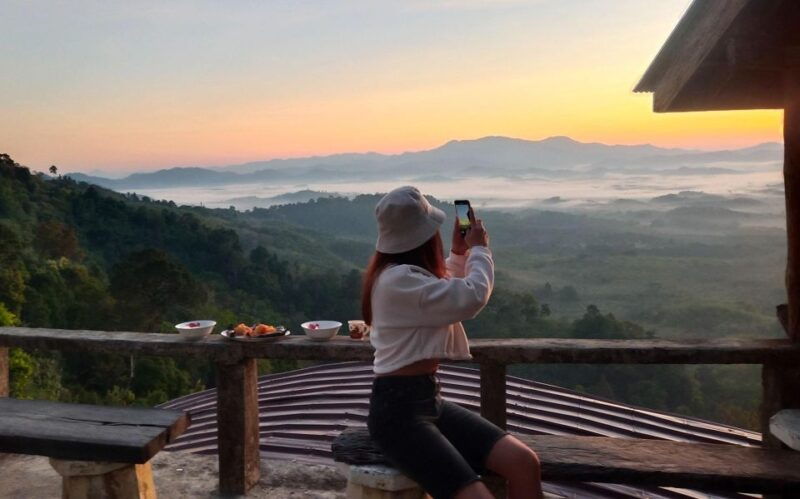 khao-lak-magical-sunrise-above-the-clouds-at-khao-khai-nui