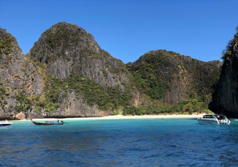 khao-lak-phi-phi-bamboo-island-day-trip-by-speedboat