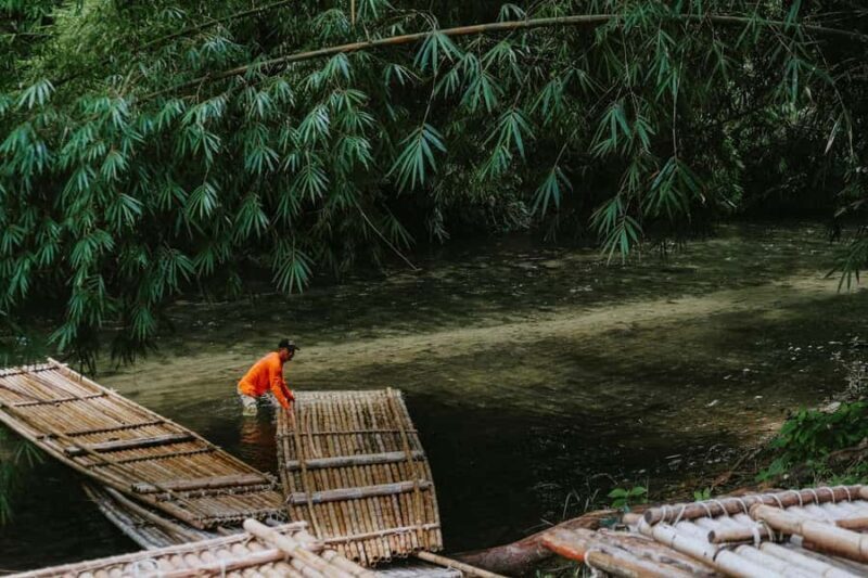 Khao Lak: Private Khao Sok Jungle Safari with Bamboo Rafting - Visiting the Monkey Temple
