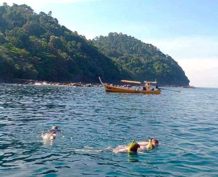 khao-lak-private-local-snorkeling-at-khao-na-yak-tour