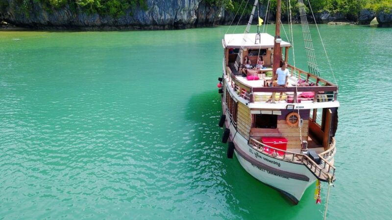 khao-lak-traditional-boat-to-phang-nga-bay-and-hong-island