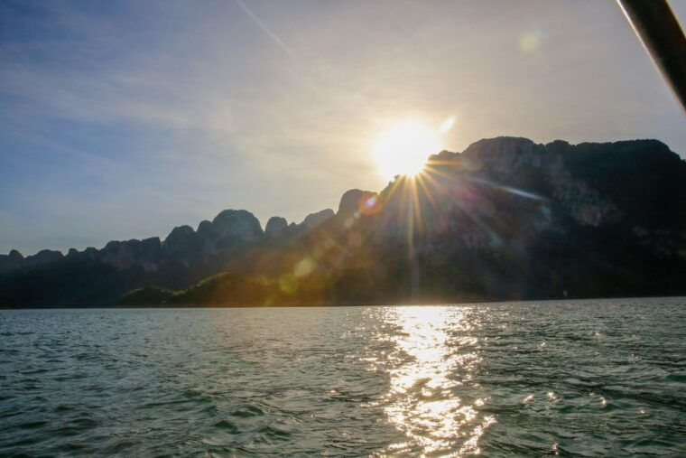 khao-sok-cheow-lan-lake-sunset-cruise-w-drinks