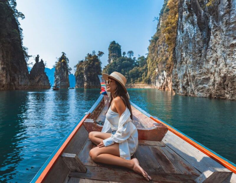 khao-sok-private-longtail-boat-tour-at-cheow-lan-lake
