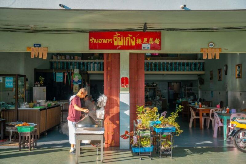 khaolak-guide-tour-to-sunday-market-and-rescured-elephant
