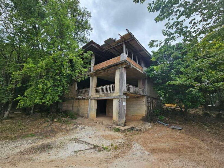 khmer-rouge-headquarters-last-stand-tour-from-siem-reap