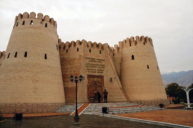 Khujand Private Day Tour from Tashkent - Exploring Khujand: A Day Tour From Tashkent