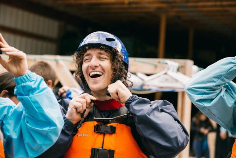 kicking-horse-river-whitewater-rafting-experience
