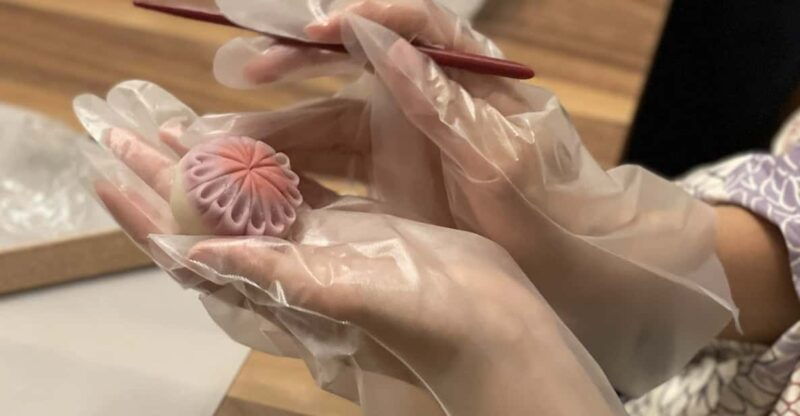 kiku-plan-wagashi-making-and-tea-ceremony-experience