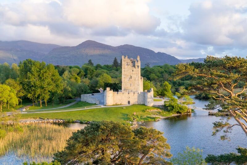 killarney-gap-of-dunloe-pony-trap-traditional-boat-tour