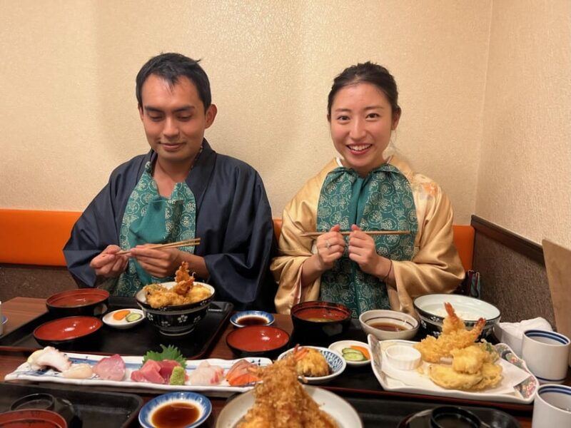 kimono-and-japanese-food-at-asakusa-night