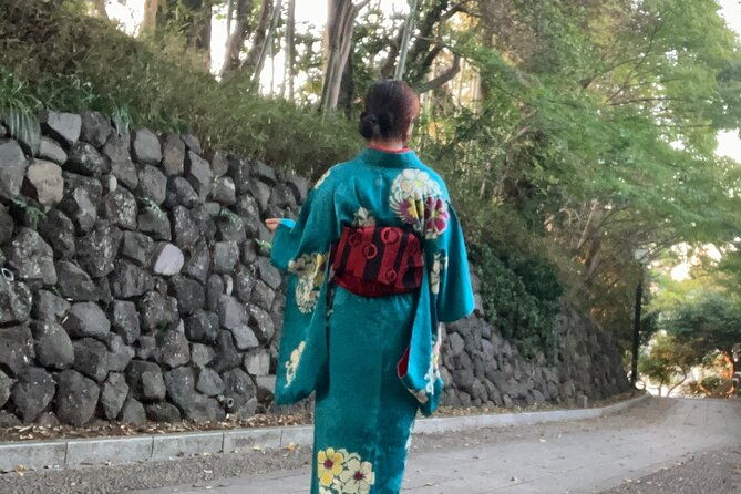 kimono-dressing-tea-ceremony-experience-at-a-beautiful-castle