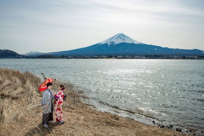 kimono-experience-at-fujisan-culture-gallery-with-tea-lesson