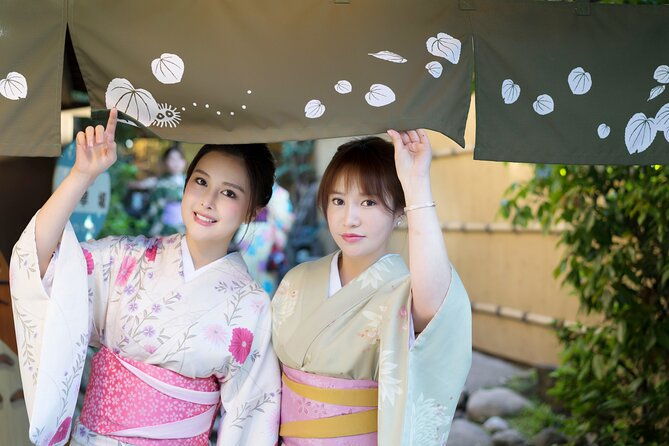 kimono-rental-in-gion-with-hairstyle-photo