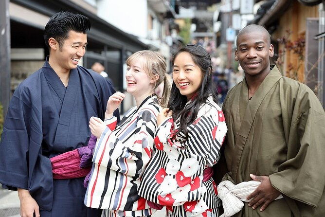 kimono-self-photo-shoot-experience-near-tourist-attractions