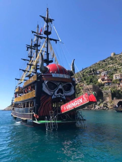king-of-vikingen-all-inclusive-boottour-party-and-swim