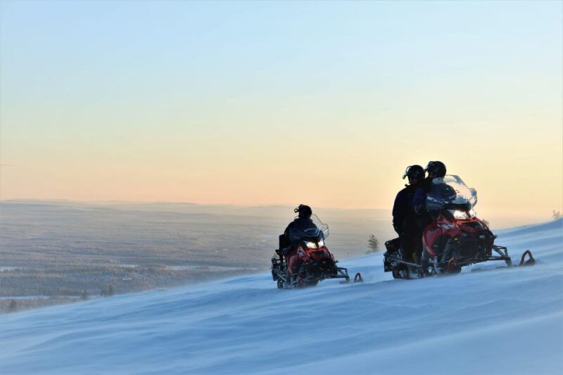 king-of-yllas-snowmobiling-to-the-hill