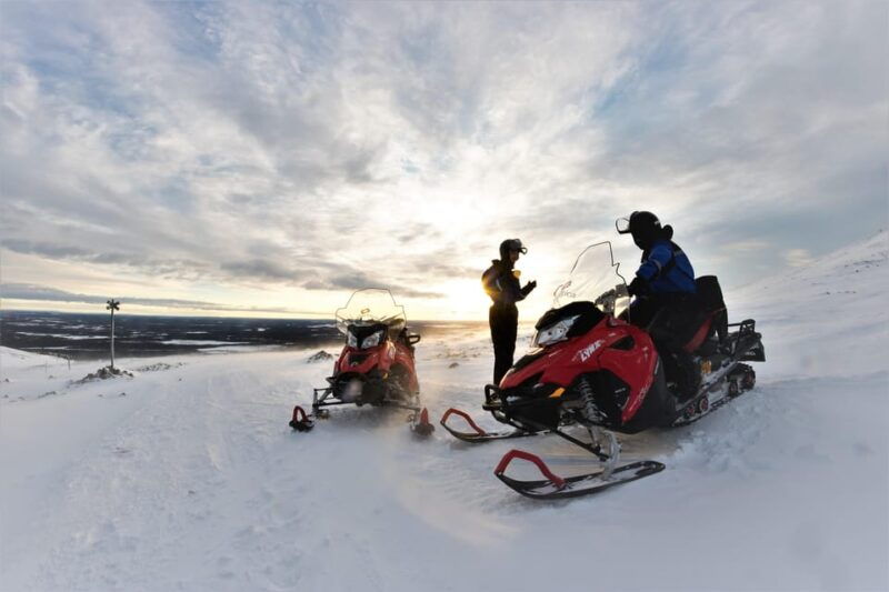 king-of-yllas-snowmobiling-to-the-hill