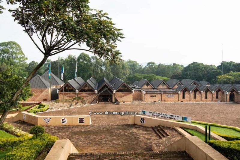 King's Palace and Ethnographic Museum Day Tour - Key Points