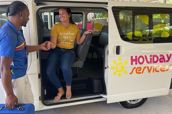 kingston-airport-private-car-to-all-hotels-islandwide-1-3-pax